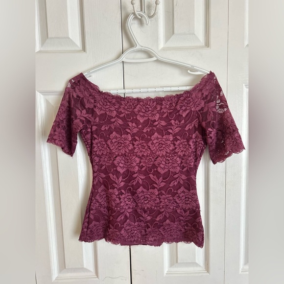 Guess stretch lace blouse - Picture 9 of 10